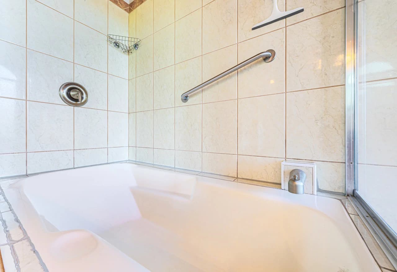Elegant 3 Bedroom + Office Jungle Home in Puesta Del Sol, Ojochal - photo 16