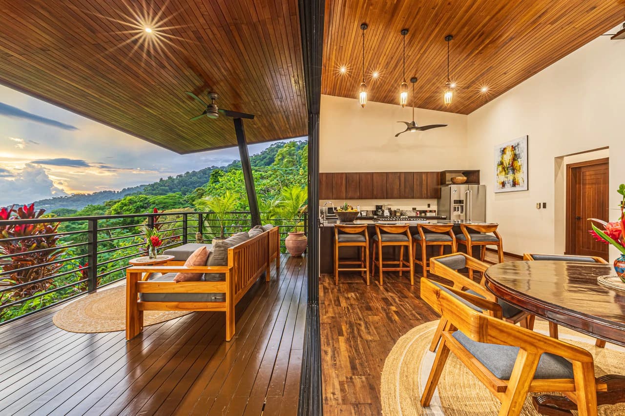 Casa Markissa: Luxury Oceanview Villa with Proven Rental Income. - photo 11
