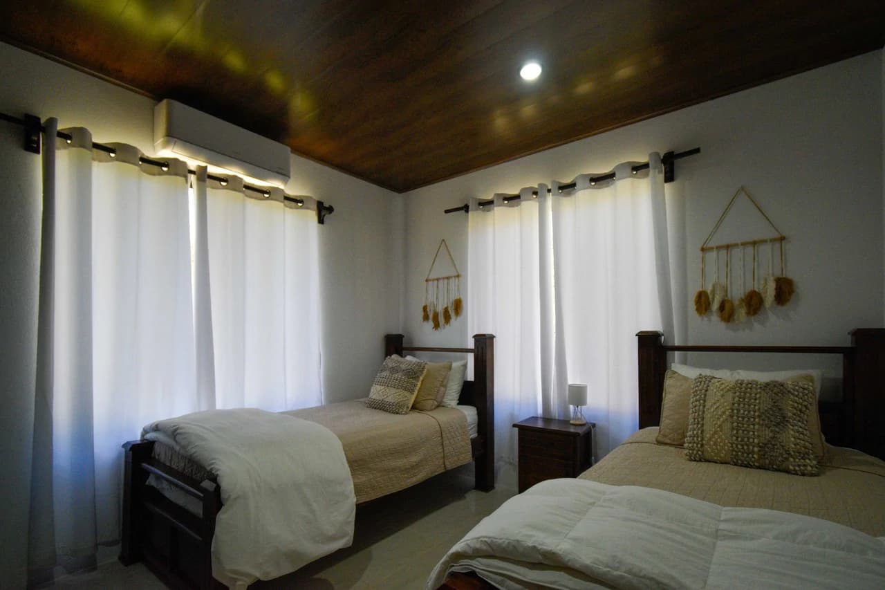 Home and Rental Apartment in Quiet Neighborhood - photo 11