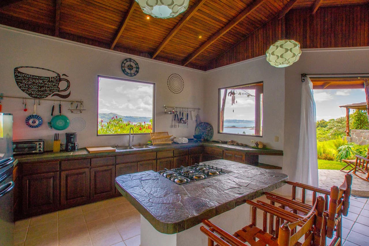 Luxury Vacation Rental Villas for Sale with Amazing Views of Lake Arenal - photo 34