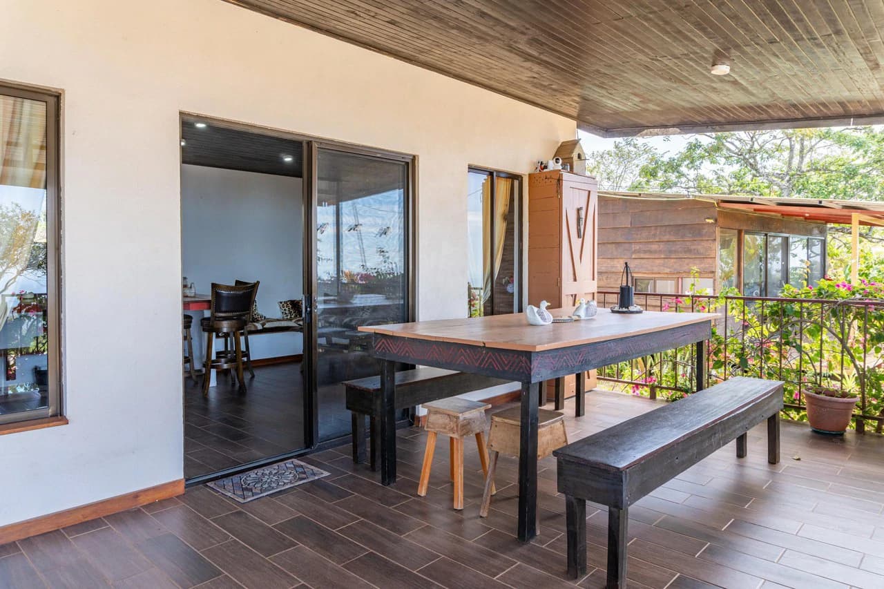 Casa Asia: Sweeping Ocean Views with All Solar Power - photo 7