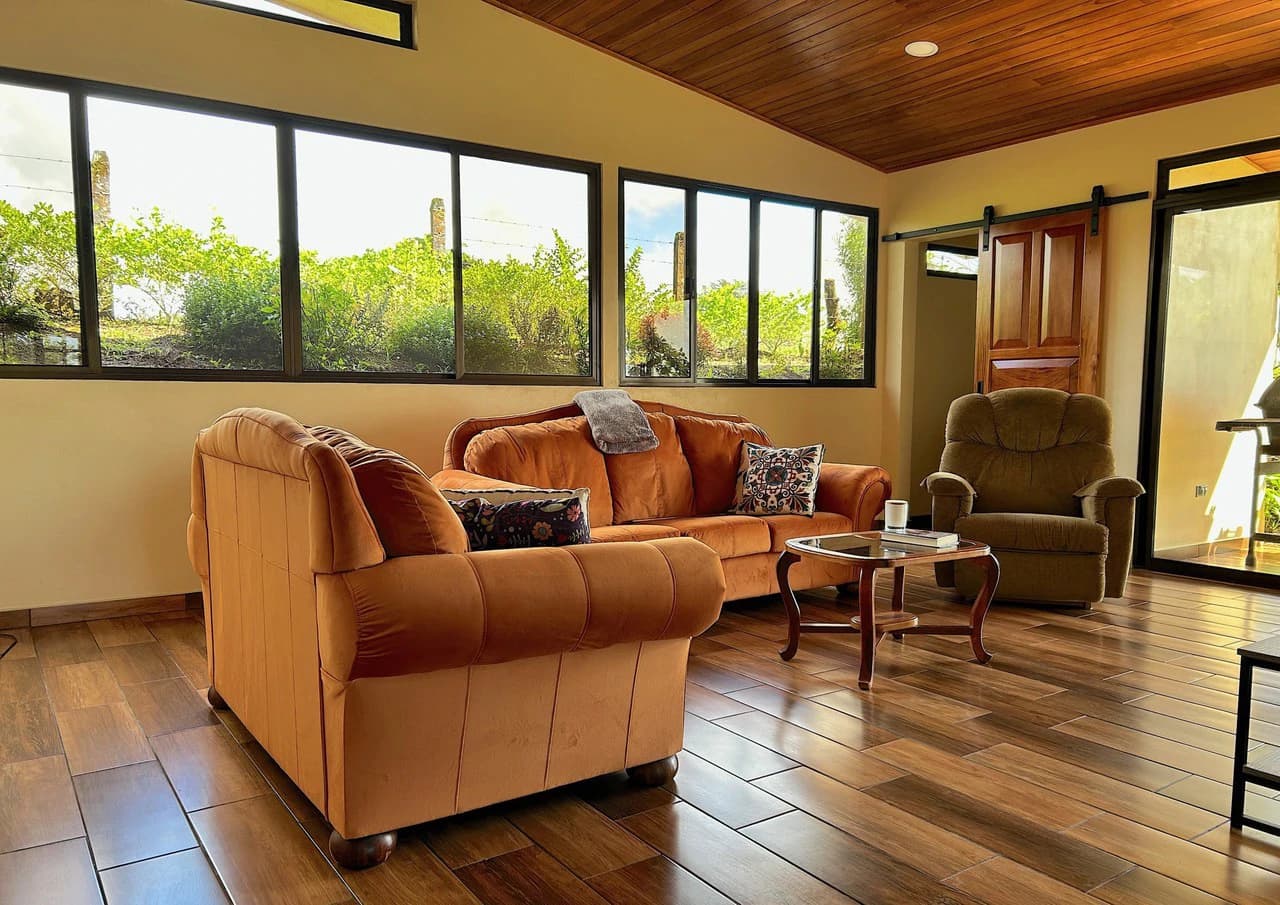 VILLA PIETRA: CAPTIVATING LAKE ARENAL ESTATE WITH GUEST CASITA - photo 4