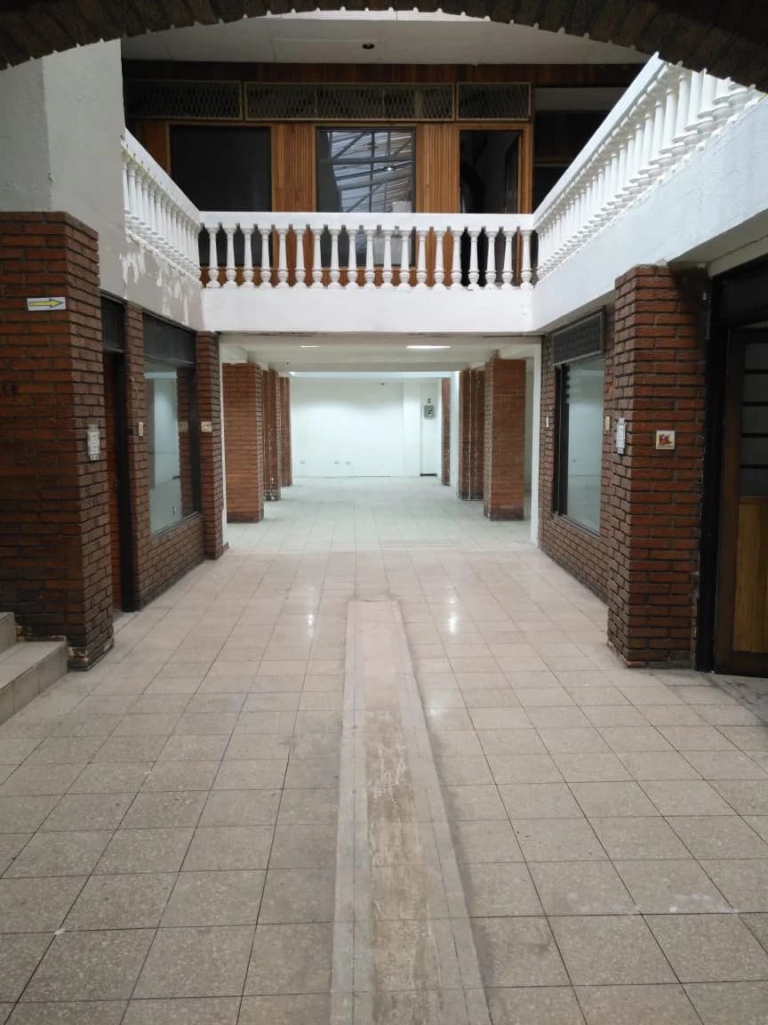 Downtown Hotspot...: Commercial Center close to Central Park - photo 4