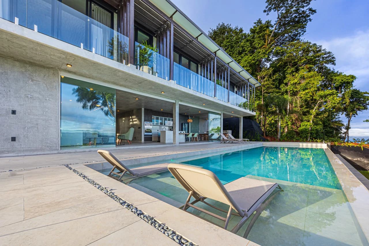 A True Estate Beyond Compare, Ocean Views For Miles: Mountain House For Sale in Uvita - photo 8
