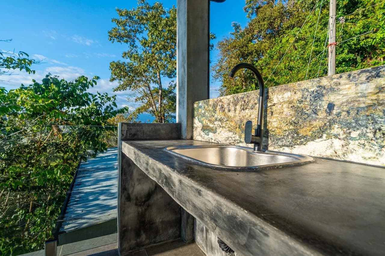 Casa Moon Diablo: Iconic Ocean View Luxury Estate with Infinity Pool, Rooftop Patio, Gym & Sauna in Manuel Antonio - photo 70