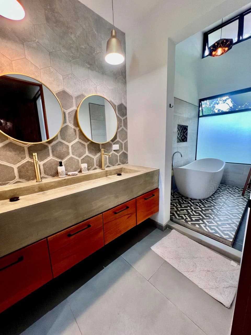0.17 ACRES – 3 Bedrooms, Brand New Luxury Home in Uvita, Minutes From Beaches and Services, Wooded Lot, Year Round Stream, Private And Fully Furnished, Ready to Move!!! - photo 19