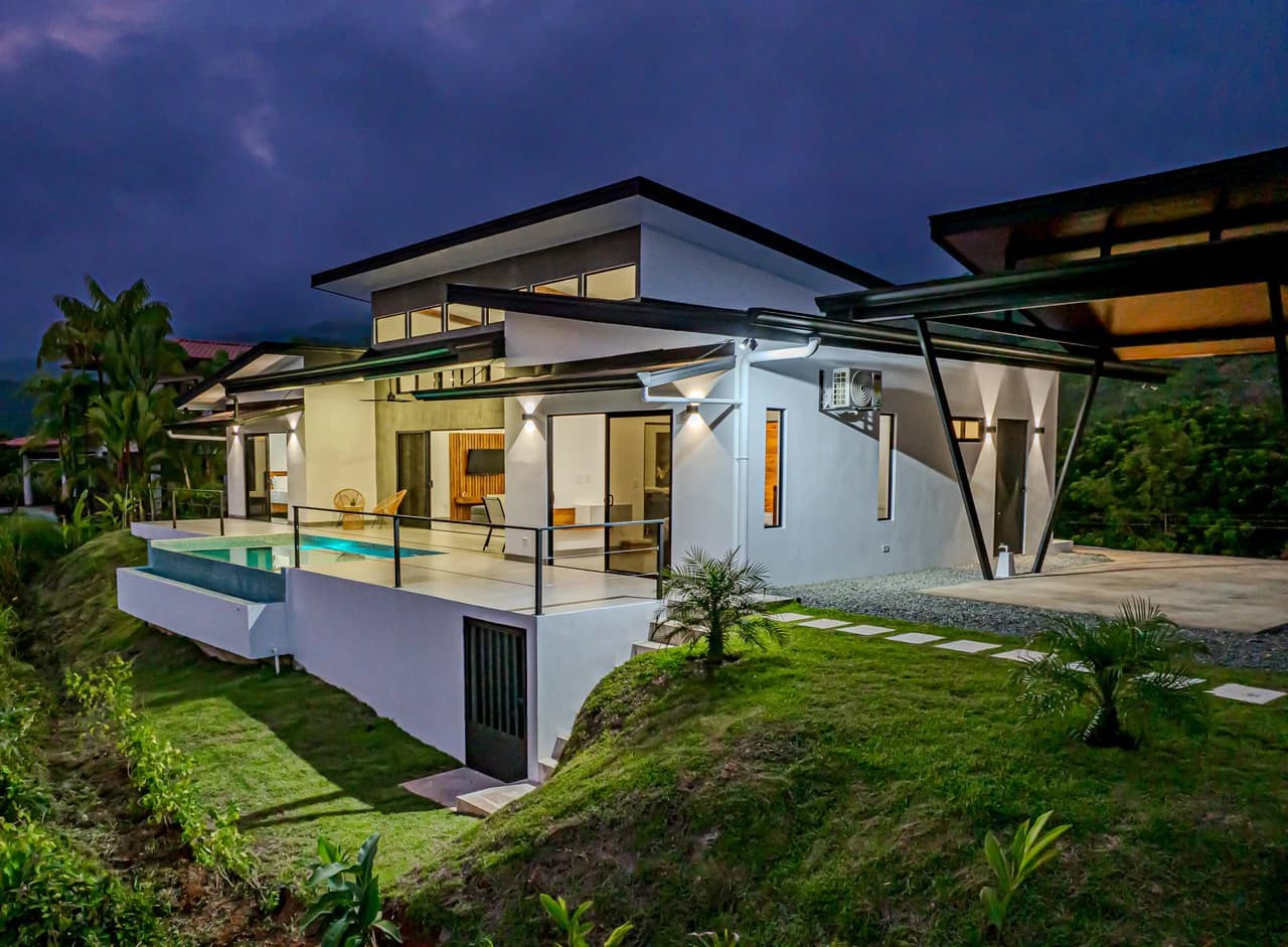 CHONTALES NEW VILLA WITH PANORAMIC OCEAN AND MOUNTAINS VIEWS: Mountain Villa For Sale in Ojochal - photo 3