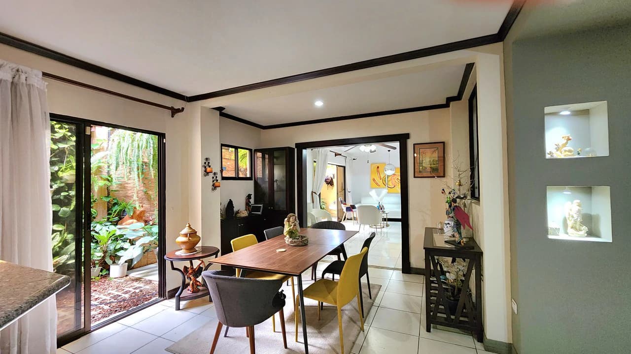 House For Sale in Llorente - photo 3