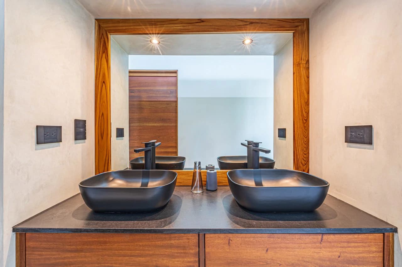 Casa Koules: Architectural 5-Bedroom Oceanview Estate in Prestigious Costa Verde Estates - photo 57