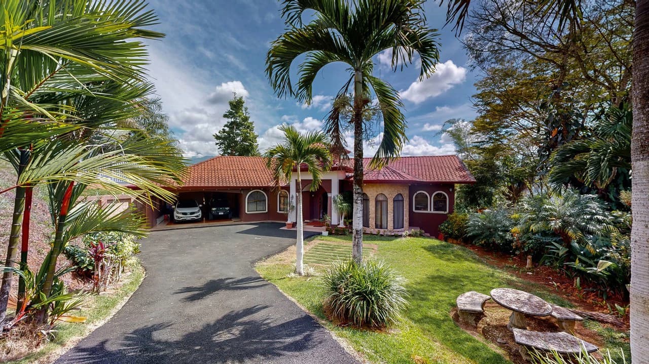 Spacious 5-Bedroom Colonial Home with 4 Bathrooms | La Bonita, Rivas - photo 19