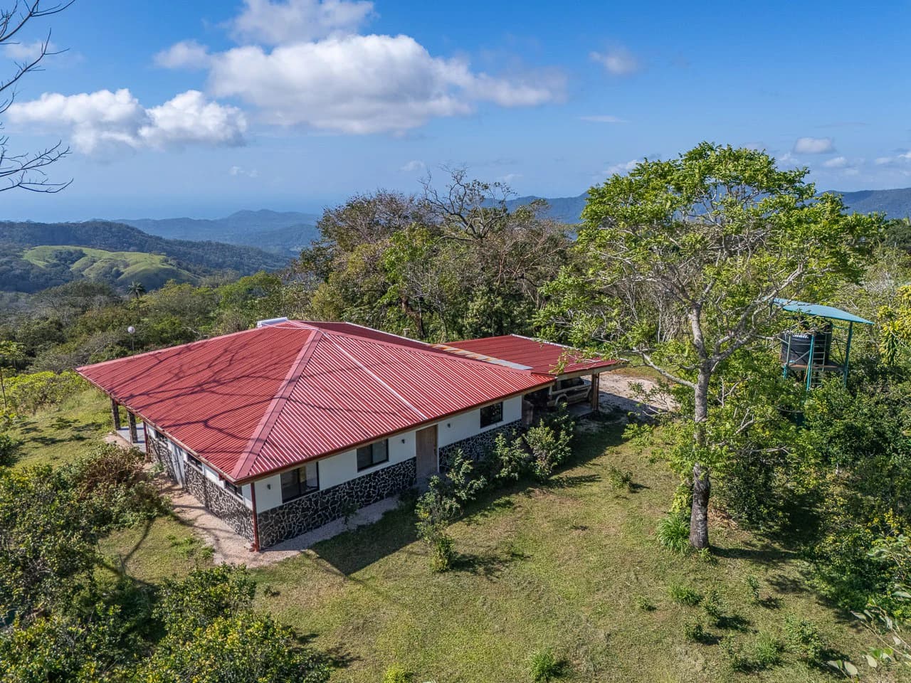 Altos de Socorro: Hilltop Farm with Expansive Ocean Views - photo 5