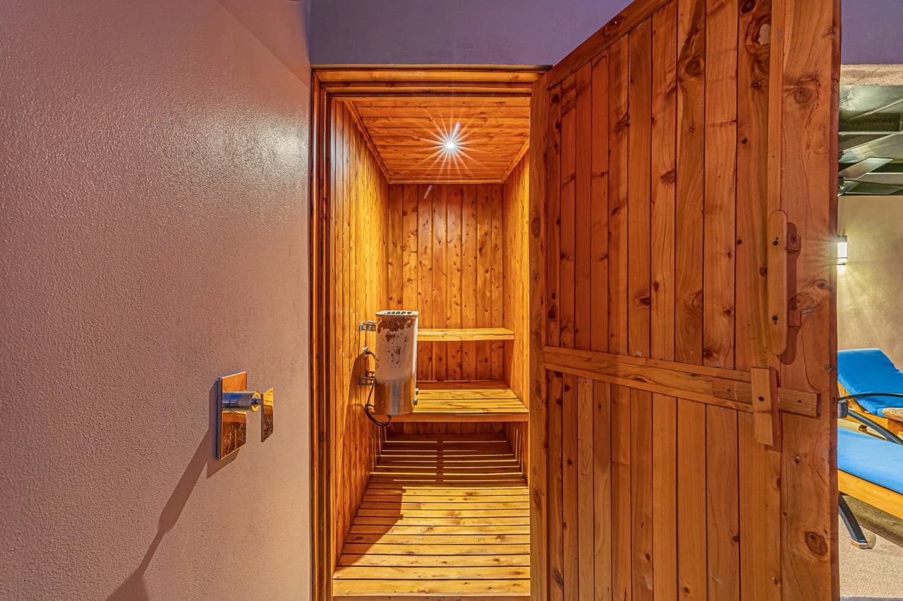 Casa Markissa: Luxury Oceanview Villa with Proven Rental Income. - photo 55