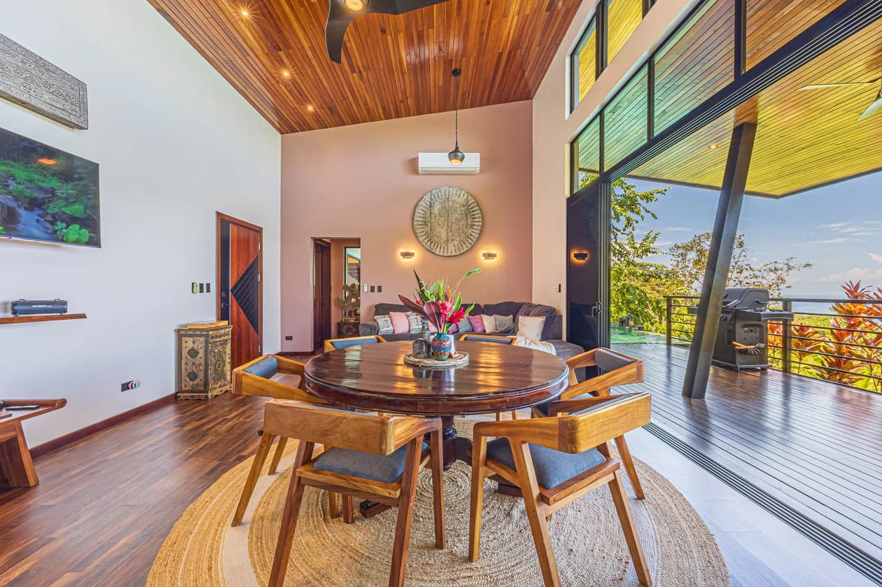 Casa Markissa: Luxury Oceanview Villa with Proven Rental Income. - photo 9