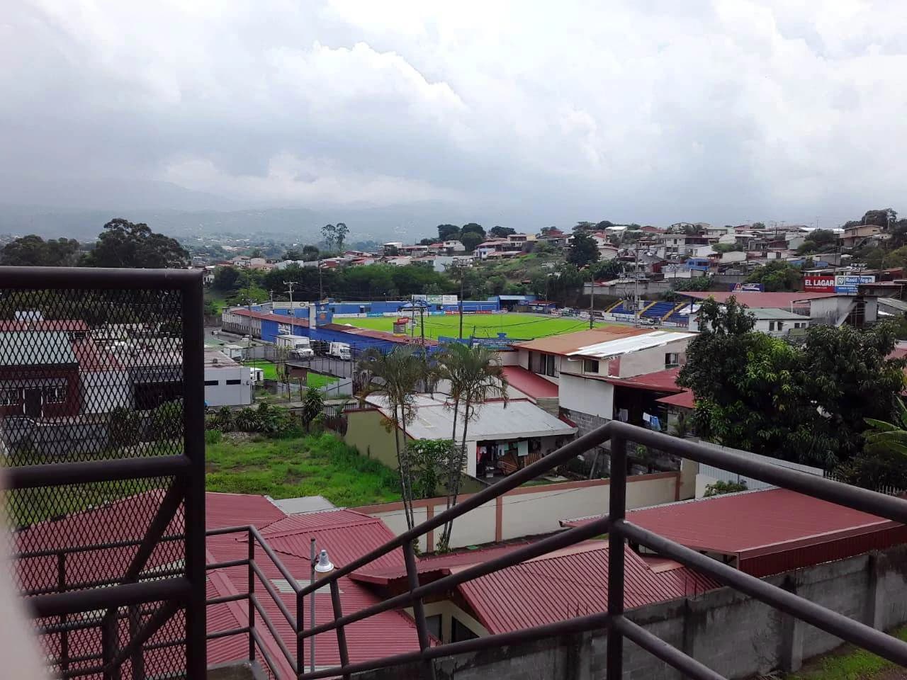 RARE Downtown Commercial: 2 level Commercial building in the heart of Grecia! - photo 3