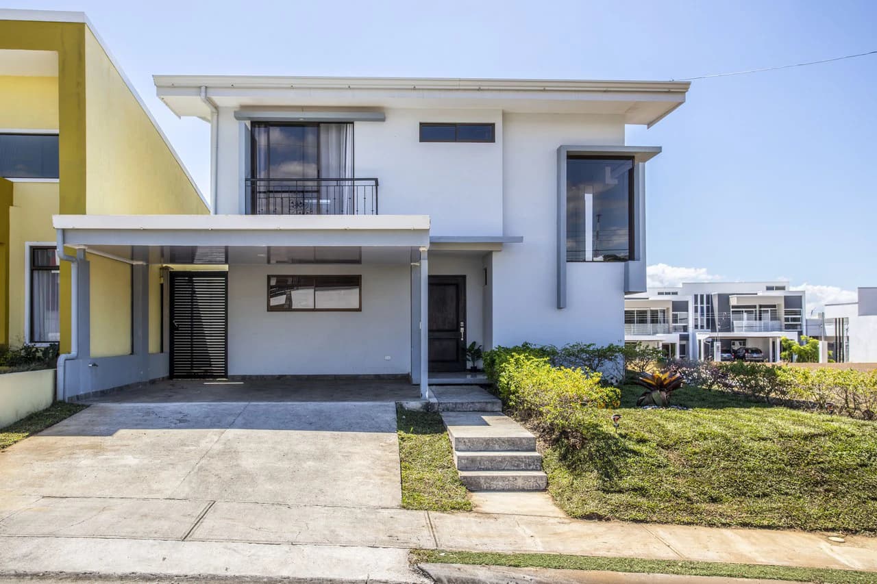 2-level house for sale in condominium - photo 16