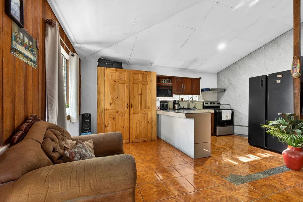 Casa Salinas: Tropical Compound with Multiple Income Opportunities in Playa Grande - photo 5