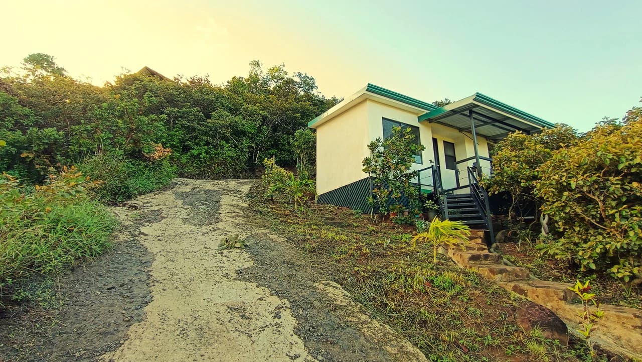 Hill top house with amazing sunset views GB0125: Peaceful Retreat with developing Potential: Property with 2 Homes and Panoramic Views in Guayabo de Bagaces