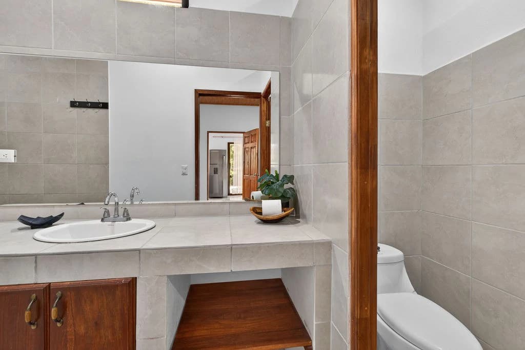 Villa Los Monos: High-Income 9-Unit Rental Property Near Playa Grande - photo 16