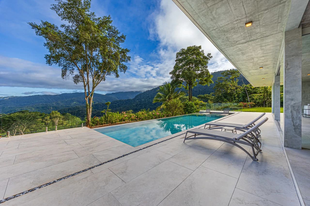 A True Estate Beyond Compare, Ocean Views For Miles: Mountain House For Sale in Uvita - photo 32