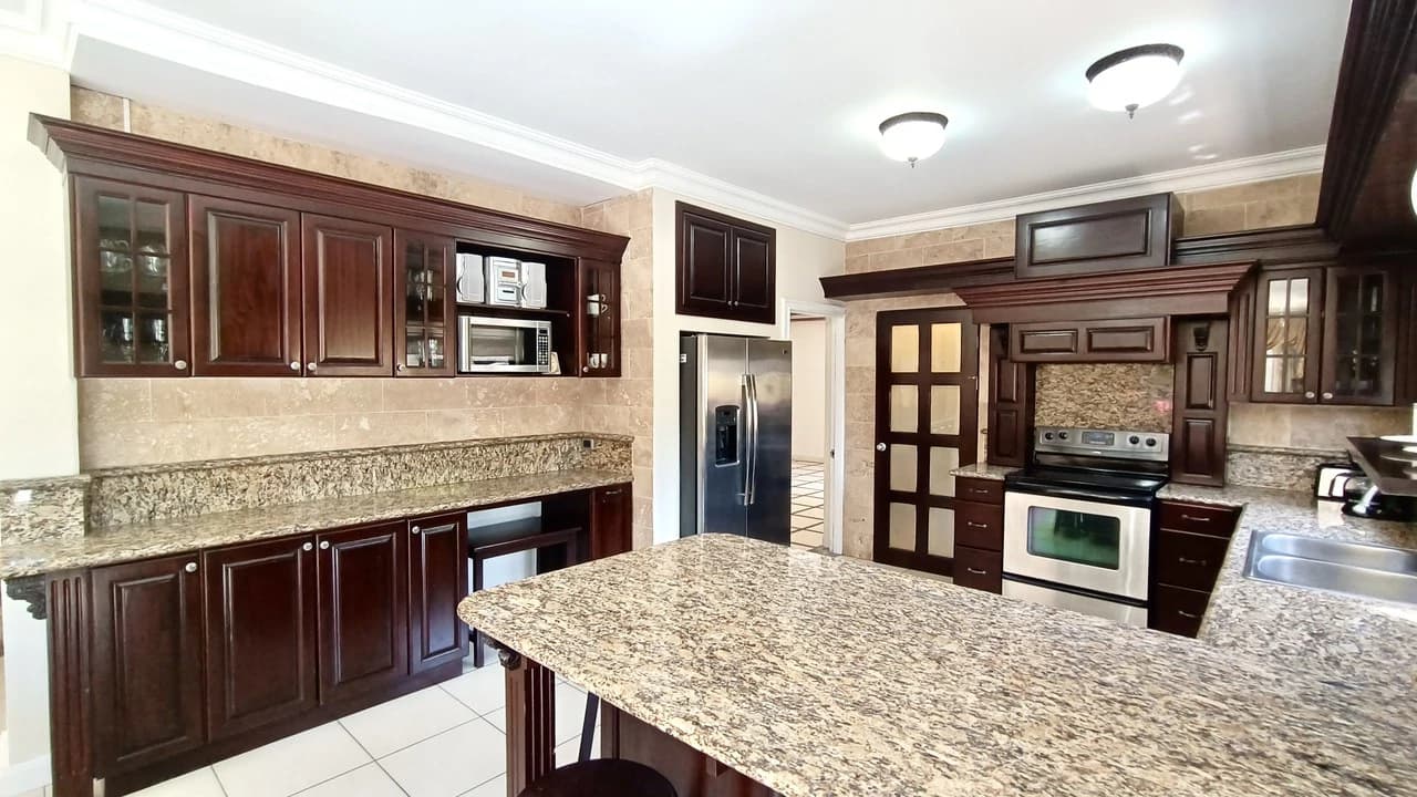 House for sale in Belen, Heredia, Costa Rica. Totally furnished!!! - photo 8