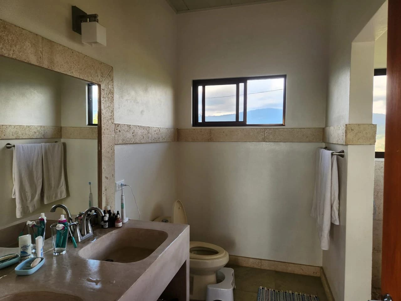 1.97 ACRES – 3 Bedroom Home With Pool, 360 Degree Mountain And Ocean View!!!!: Near the Coast and Mountain House For Sale in Platanillo de Dominical - photo 21