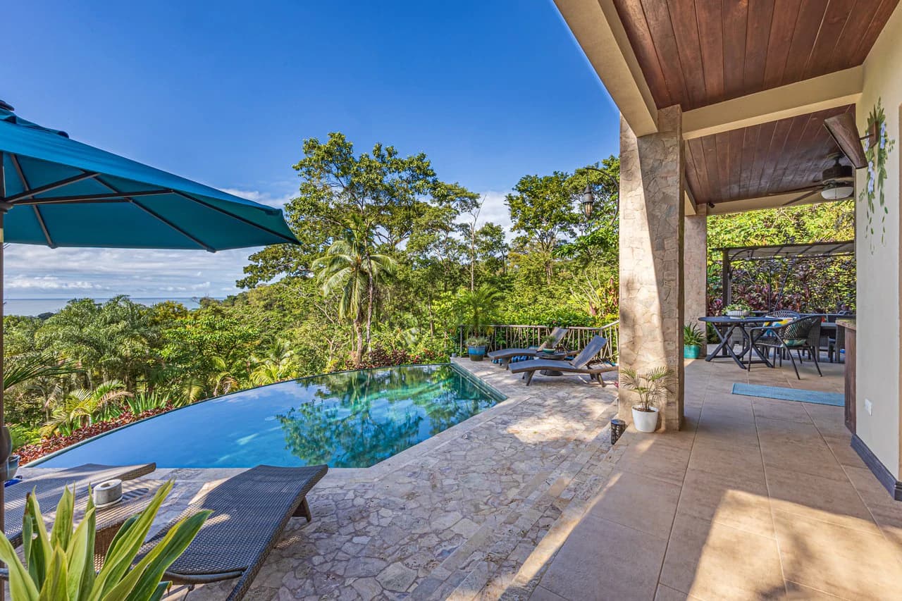 Luxurious Coastal Retreat with Ocean Views in Uvita, Costa Rica - photo 29