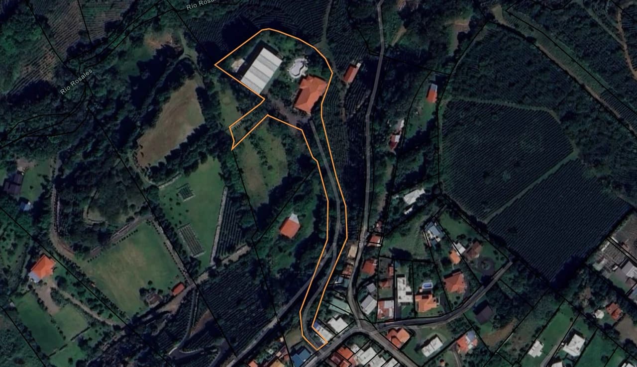 REDUCED $400K! Paddle Tennis and Pool!: NEW! Private Estate, Pool an 3 New Tennis Courts - photo 2