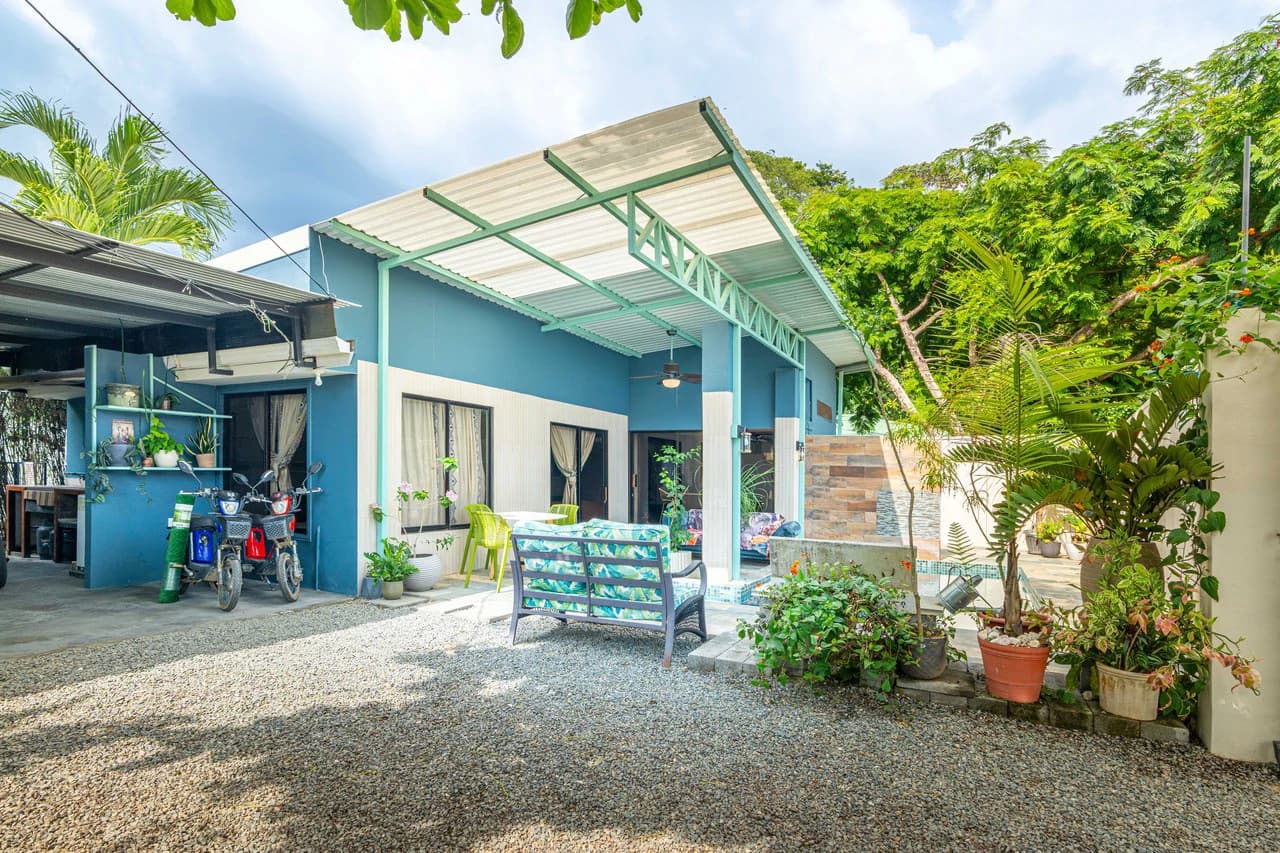 3 Bed Main Home with Two Rental Villas, Walk to Beach in Uvita! Fantastic Location! - photo 11
