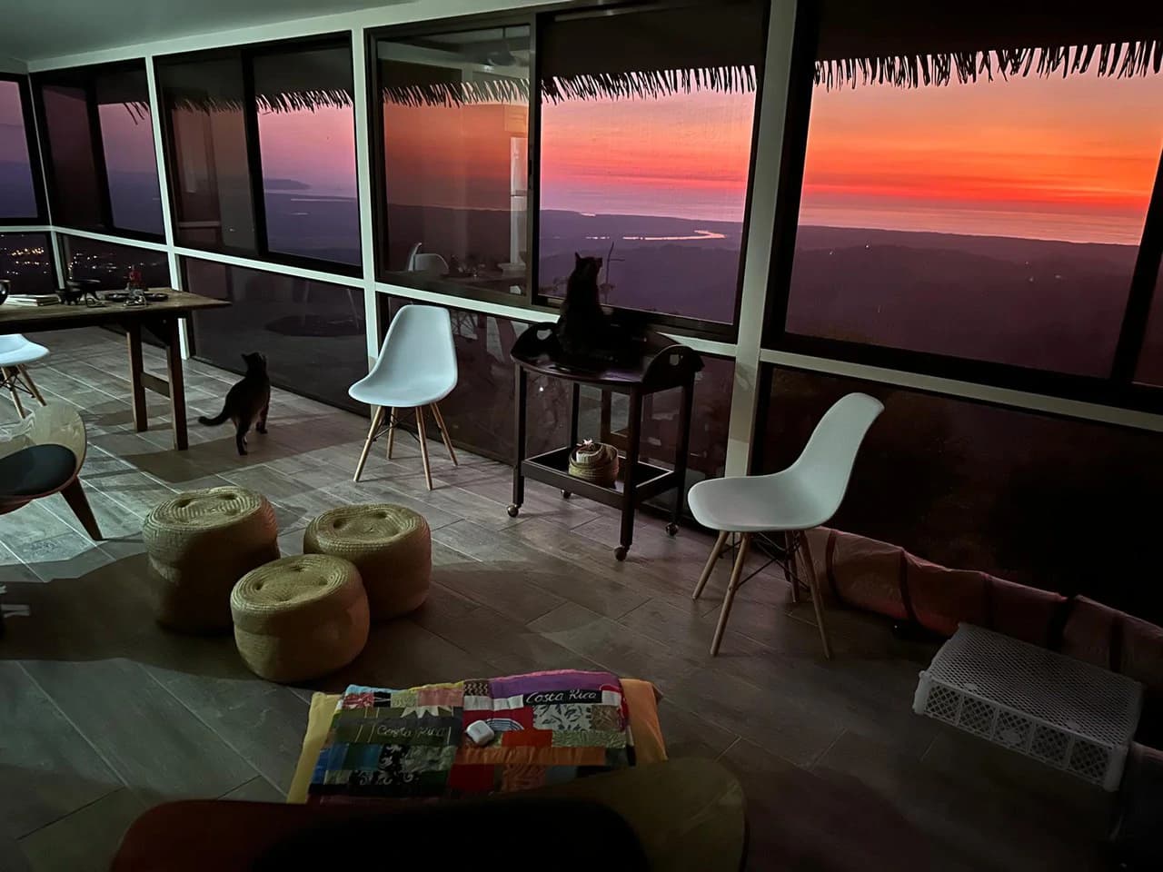 Sortisomnis: Stunning Ocean View Retreat & Rental Investment - photo 15