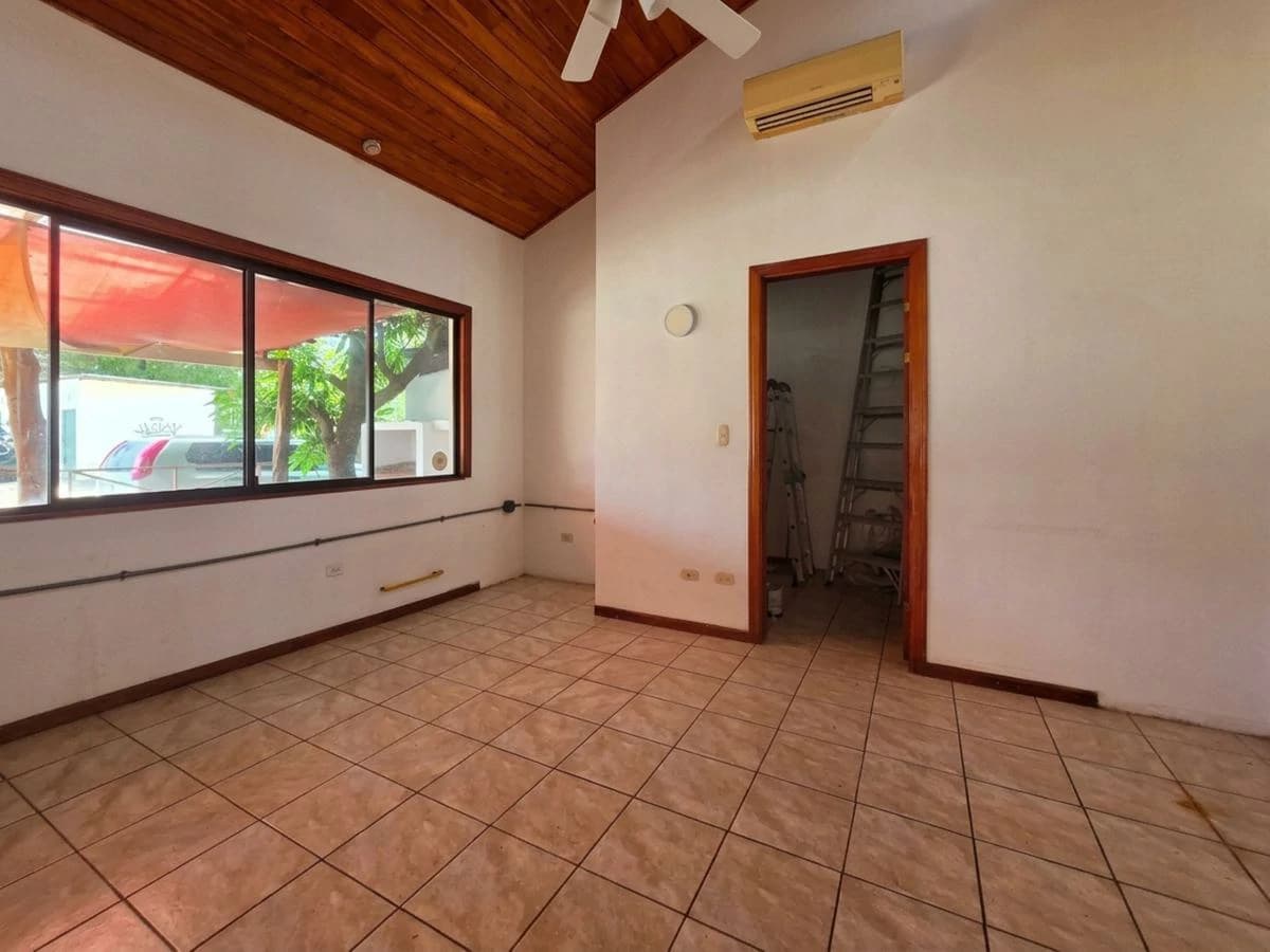 Casa Julia: A Rare Opportunity in the Heart of Sámara – Home with Commercial Space or Expansion Potential - photo 11