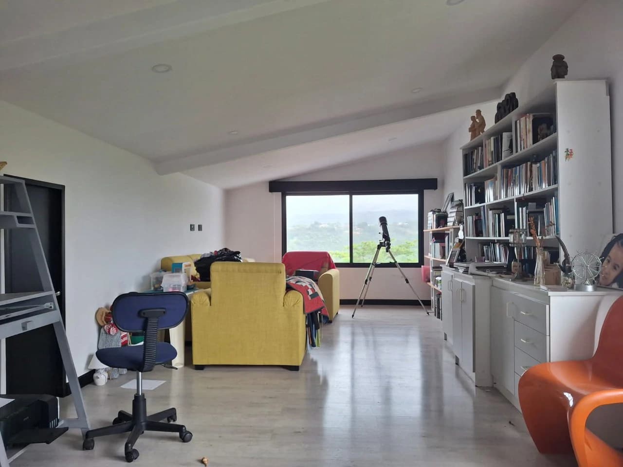 Casa Modern Elegance: 5 Bedrooms...Large Lot and Views! - photo 27