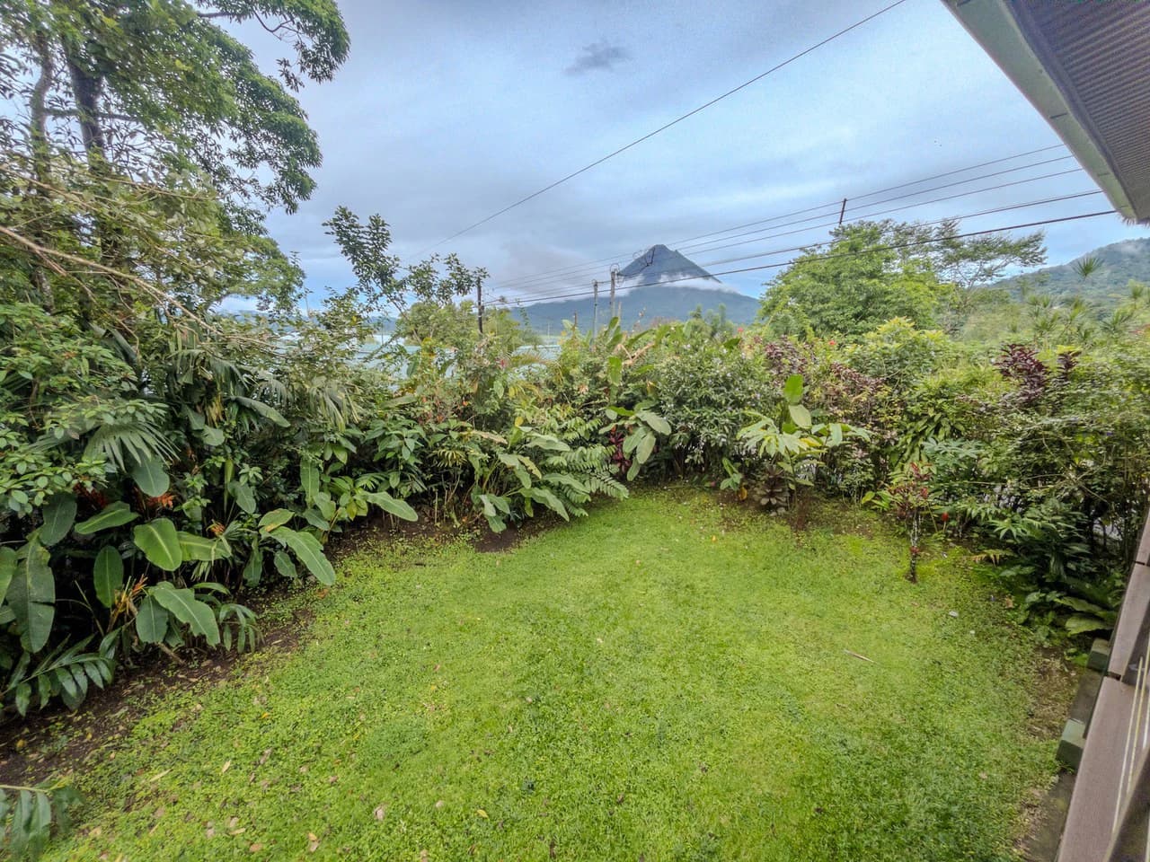 2 Bedroom home with lake and volcano view - photo 6