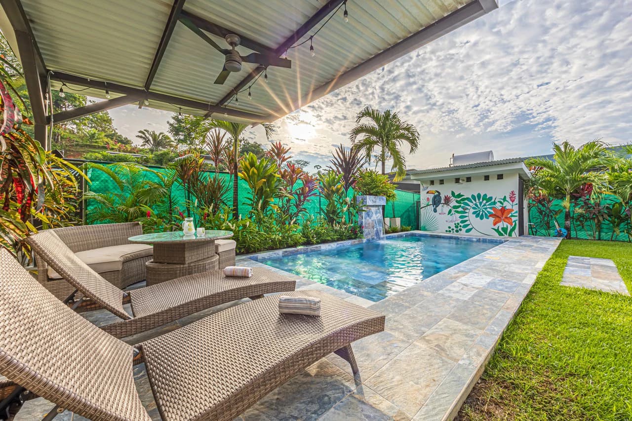 Elegant Tropical Home | 5 Minutes from Marino National Park: Near the Coast House For Sale in Bahía Ballena - photo 3