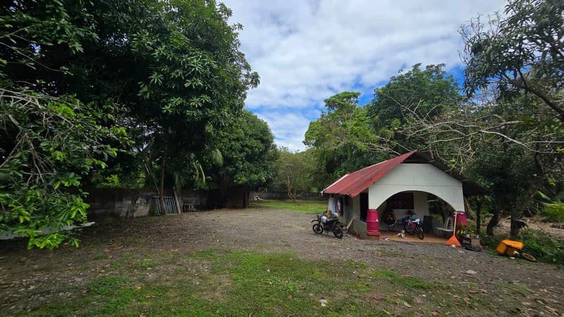 Villa del Mar, one block from the beach in Bejcuo: Fully titled half acre property with 2 level home - photo 79