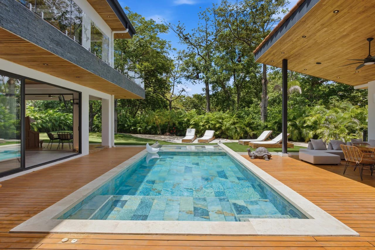 Casa La Ola Perfecta: Luxury 5-Bedroom Home with Pool, short walk to the Beach in Hacienda Pinilla - photo 37