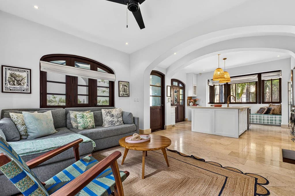 16 Calle La Ronda: Renovated Three-Bedroom Home Steps from Playa Danta - photo 6