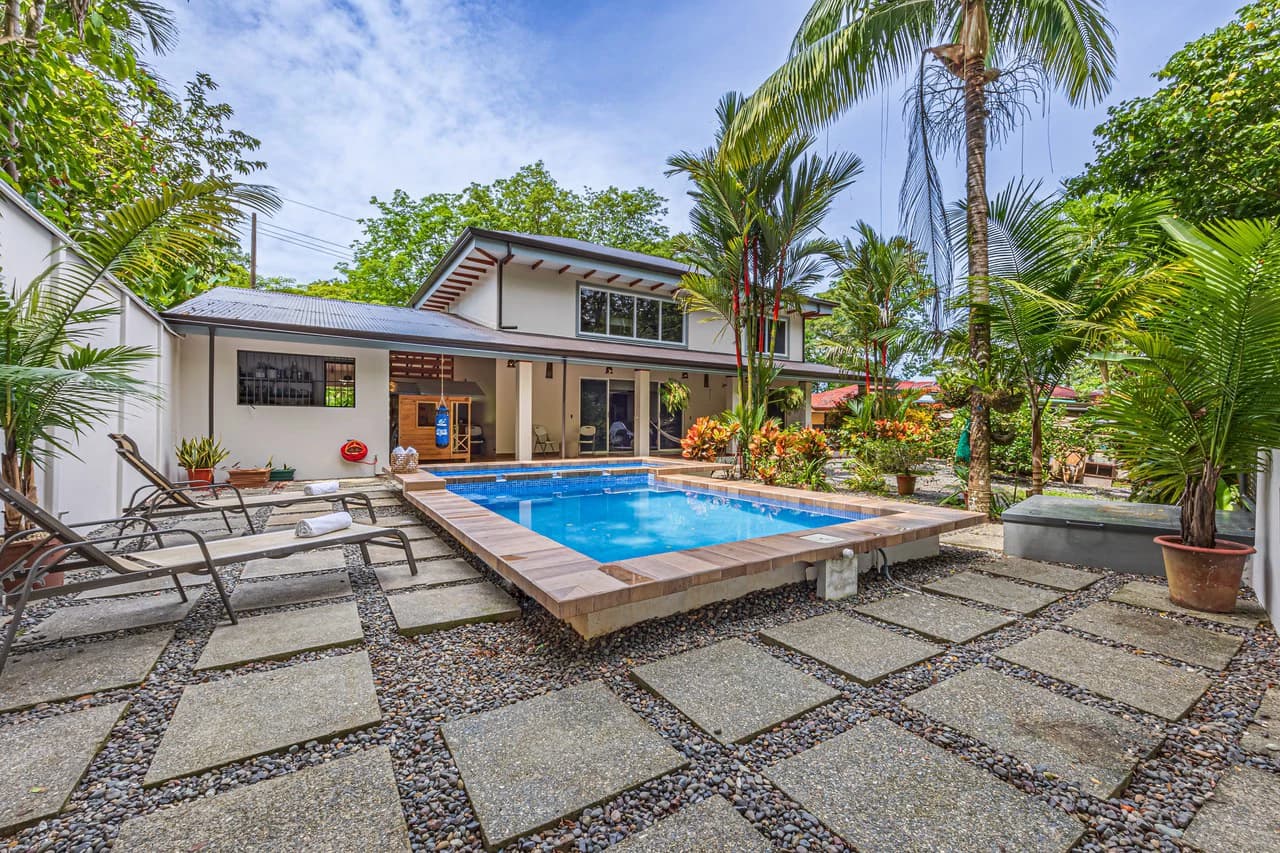 Happy Daze in Uvita: Commercial Building Opportunity in the Heart of Uvita. On Creek with Beautiful Jungle View - photo 17
