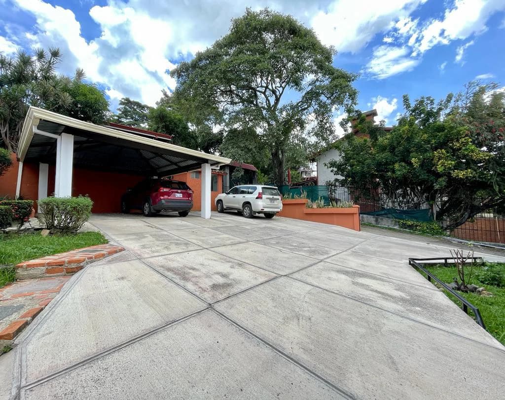 Independent House for Sale with Beautiful View Santa Ana Costa Rica - photo 2