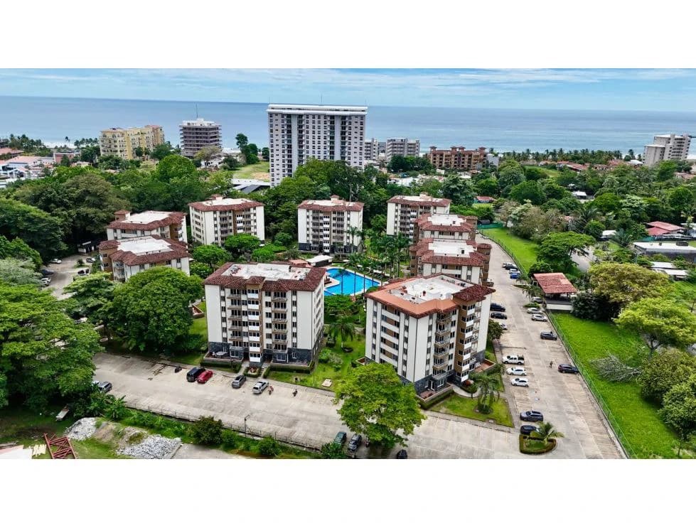 Spacious 3-Bedroom Apartment in Costa Linda with Community Pool in Jacó - photo 4