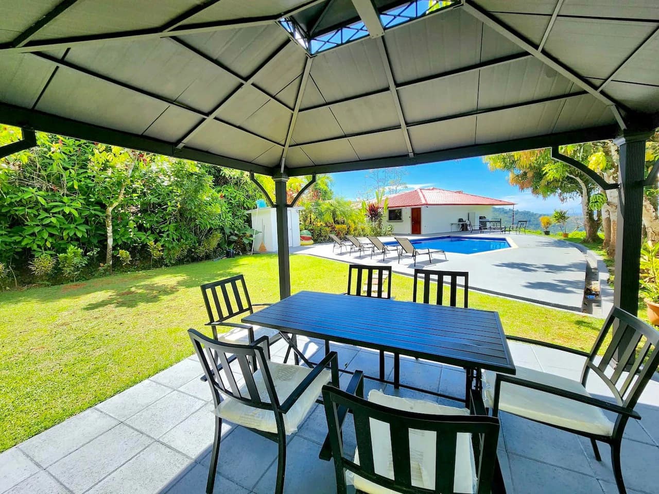 2.8 ACRES – 10 Income Producing Condos with a Pool and Spectacular Ocean and Mountain Views! Gated Community of Cascada Azul, 15min to Dominical Beach!!!: Near the Coast, Mountain and Countryside Apar - photo 7
