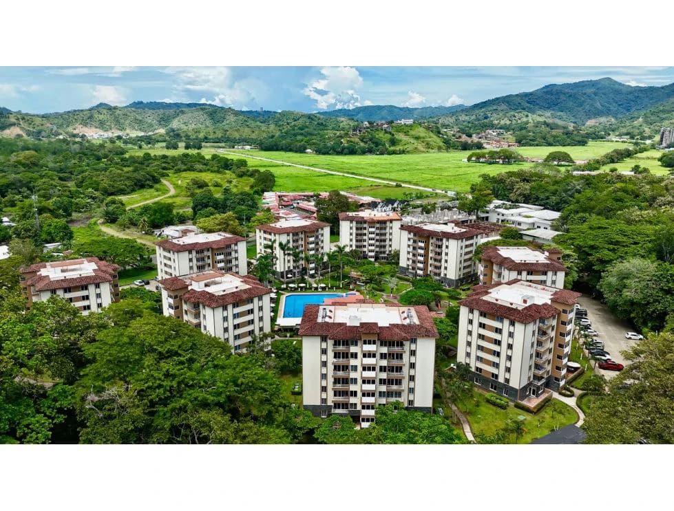Spacious 3-Bedroom Apartment in Costa Linda with Community Pool in Jacó - photo 1
