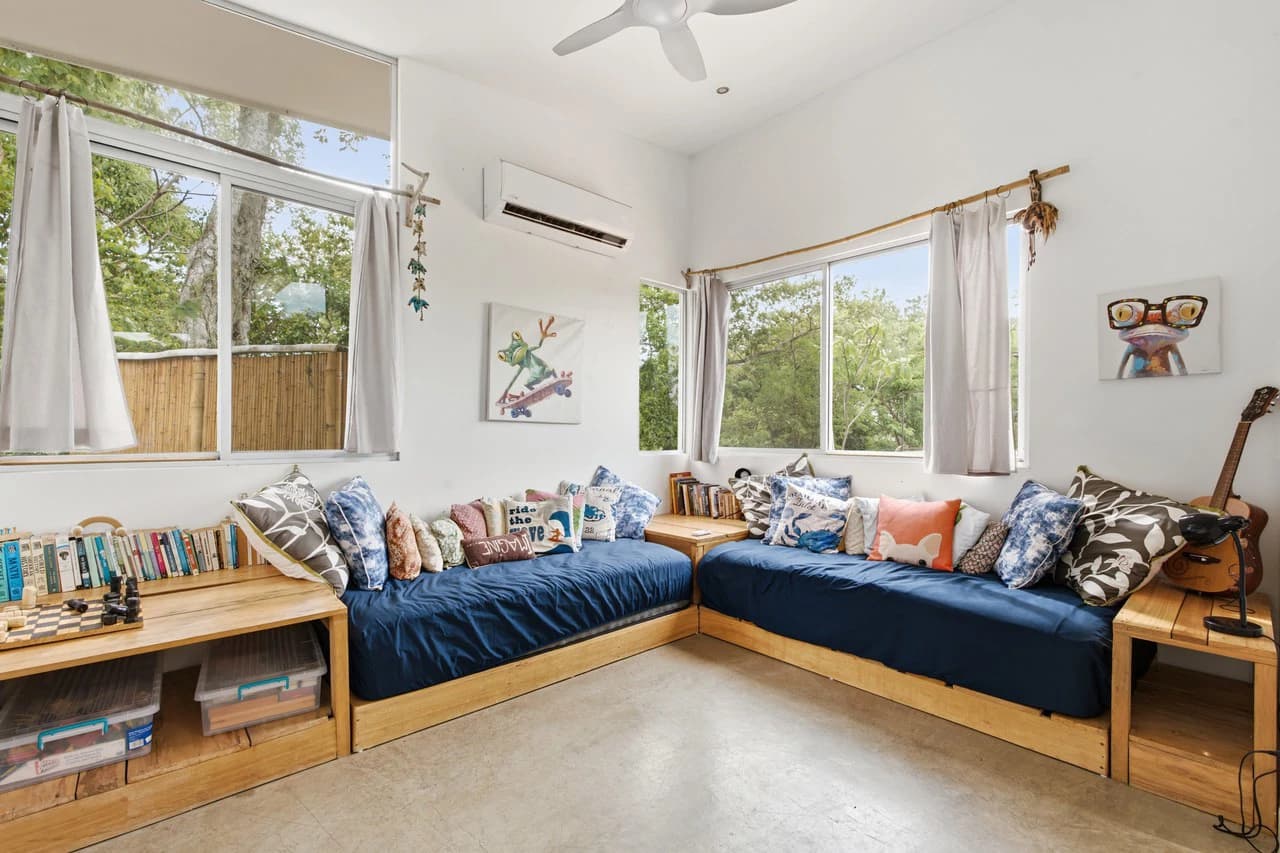 Surf Shack: Ocean-View Property with Home and Development Potential - photo 3