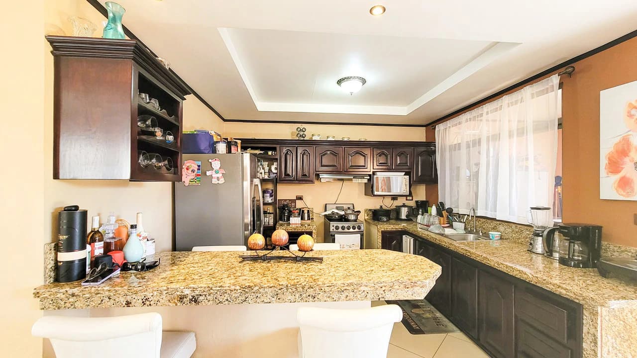 Exclusive property in condominium 5 minutes from the Center of Grecia - photo 5