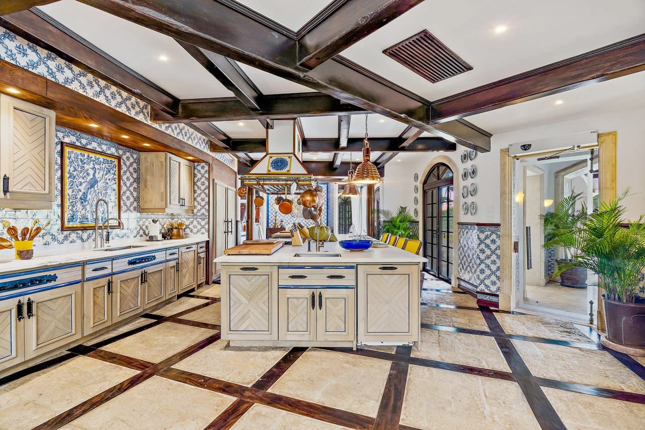 27 Cartagena: Unique Luxury Beachfront Home - photo 4