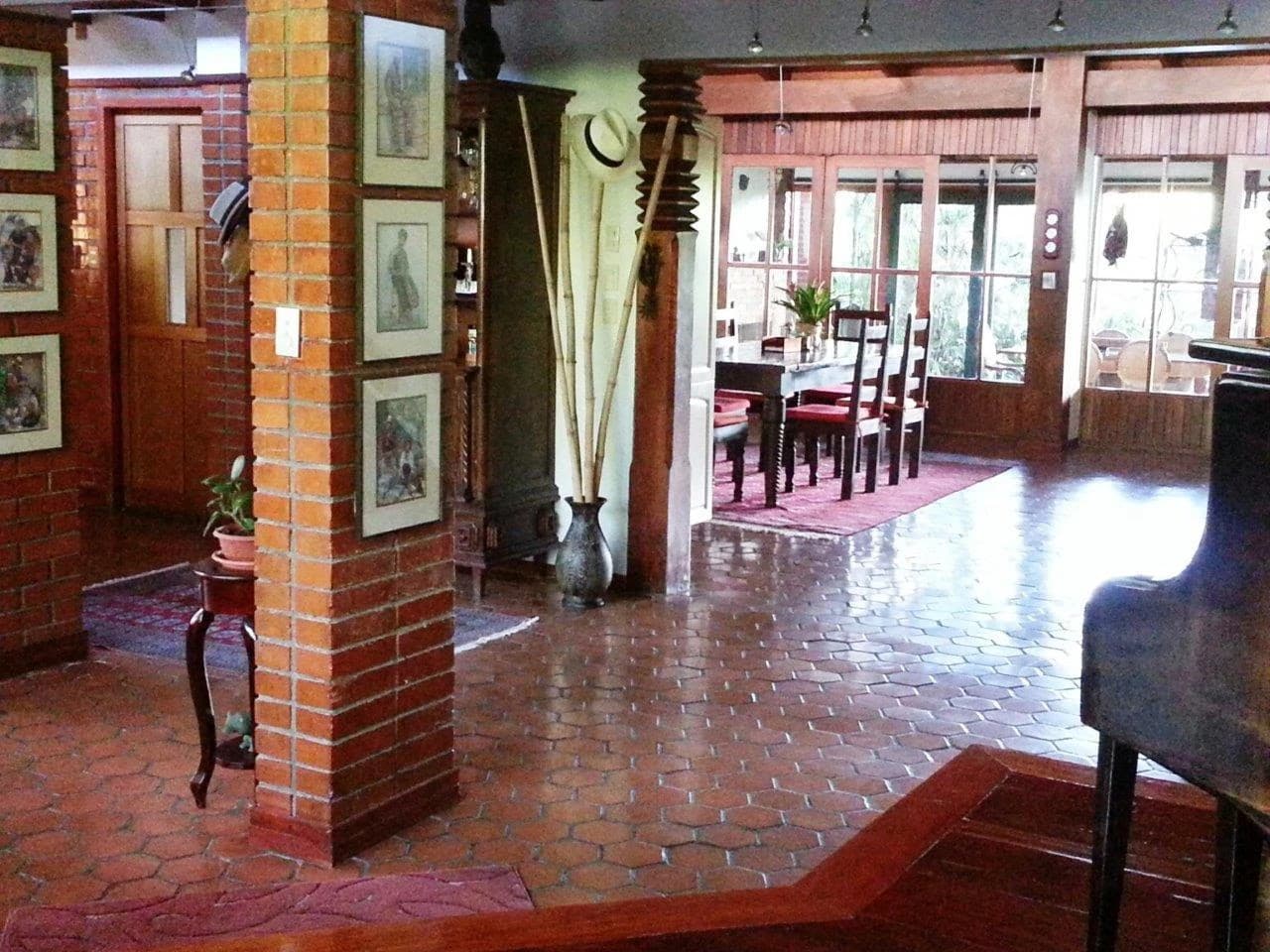 CASA DE LUJO SOBRE LAS MEJORES COLINAS DE ESCAZU: Mountain House For Sale in Escazú - photo 4