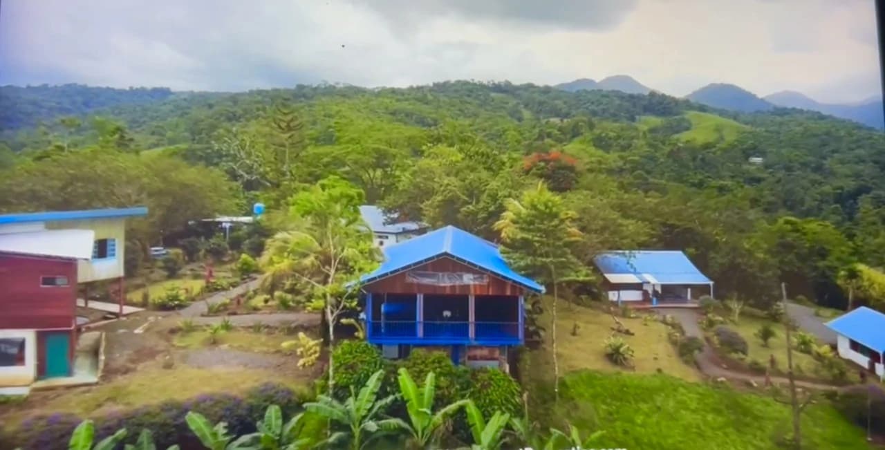 Costa Rica Ecolodge Retreat: TURNKEY COSTA RICA ECOLODGE & WELLNESS RETREAT | 28 ACRES + 5 GUEST CABINS | 45 MINUTES FROM LA FORTUNA - photo 11