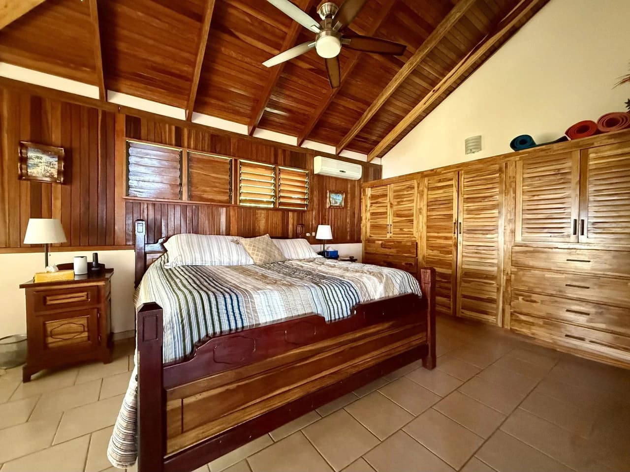 CASA DE LAPAS - OCEAN VIEW: Could you live at the Top of a Mountain in Costa Rica? Because.... now you can! Billion dollar views and LARGE ACREAGE for only $1 Million USD. - photo 30