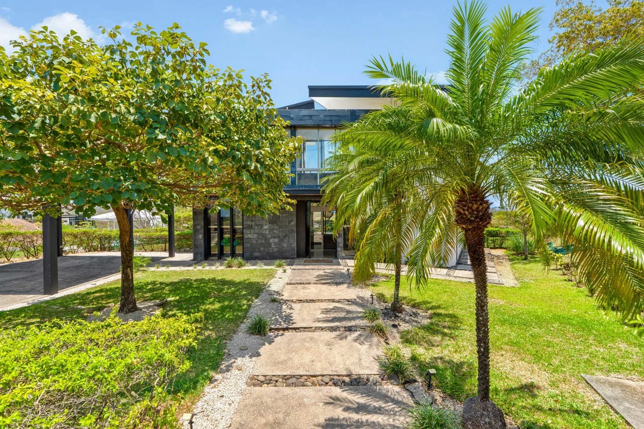 Casa Hijau: Modern Ocean-View Surf Home in Marbella - photo 38