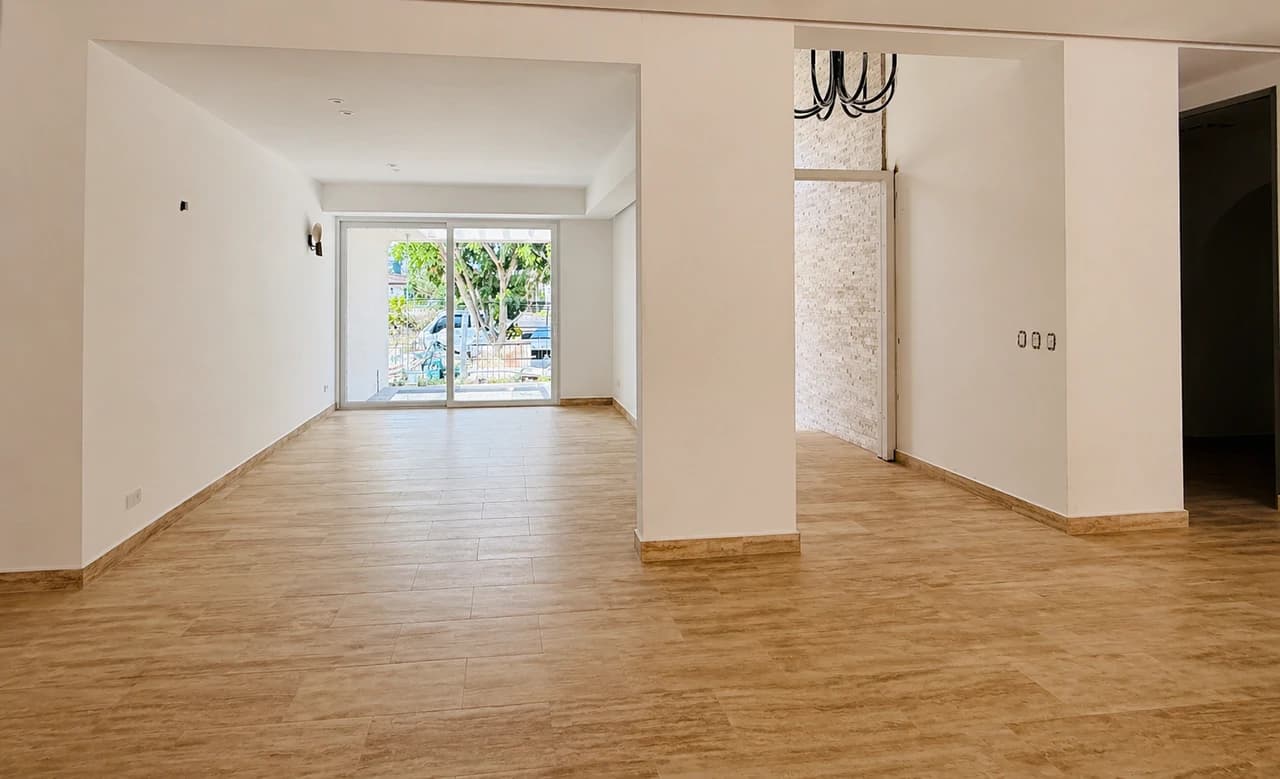 One-Story House with Pool for Sale in Bosques de Lindora Condominium - photo 7