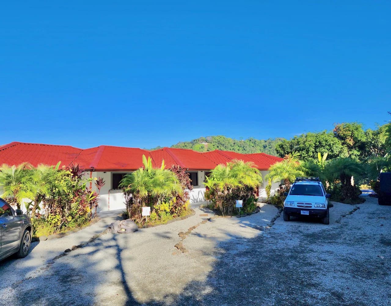 2.8 ACRES – 10 Income Producing Condos with a Pool and Spectacular Ocean and Mountain Views! Gated Community of Cascada Azul, 15min to Dominical Beach!!!: Near the Coast, Mountain and Countryside Apar - photo 18